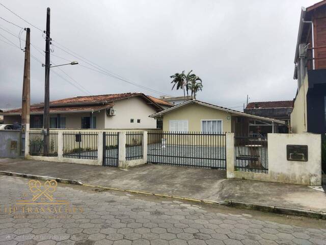 Venda em Salinas - Balneário Barra do Sul