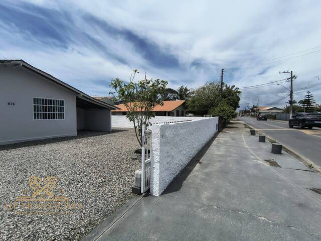 #116 - Casa para Venda em Balneário Barra do Sul - SC - 2