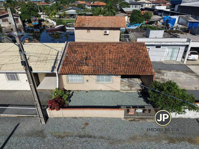 #045 - Sobrado para Venda em Balneário Barra do Sul - SC - 2