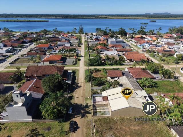 #053 - Casa para Venda em Balneário Barra do Sul - SC